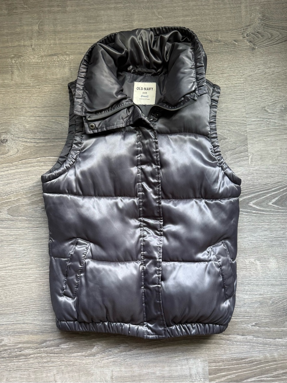 Old Navy Women’s Small Silver Gray Puffer Vest